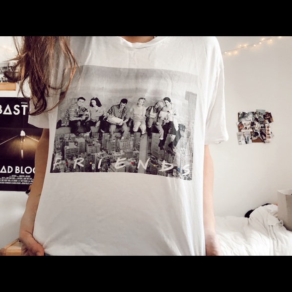 Friends Tee - Picture 4 of 4